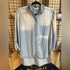 Cloth & Stone Women’s Whitewash Denim Top Small